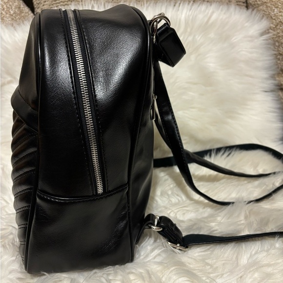 💛💚DAVID JONES  PARIS 
Black Leather 🎒 BACKPACK.💛💚 - Picture 5 of 15